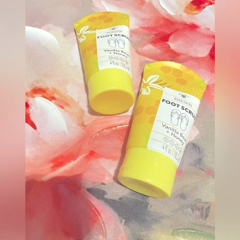 🎀Bolero Beverly Hills (set of 2  )foot scrubs vanilla Bean +Honey . 4 Fl OZ 💥